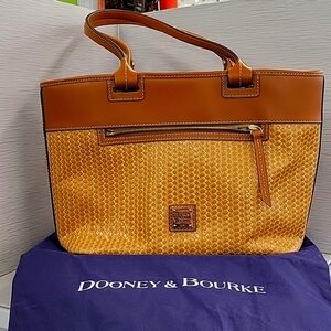 Dooney  and Bourke tote bag